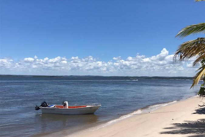 Segunda Praia - a pousada fica em frente a essa praia